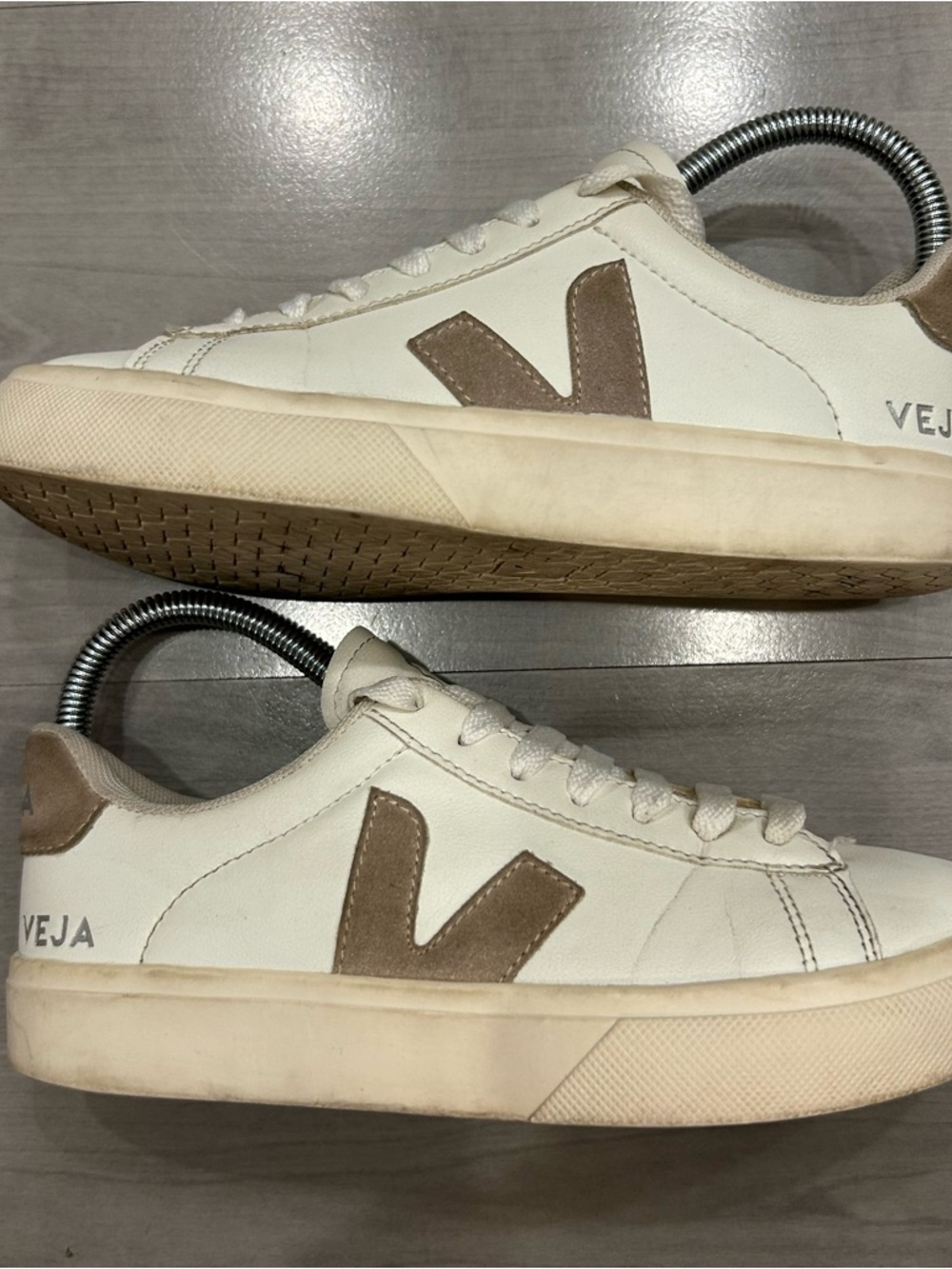 Veja Campo Sneaker White Kaki Beige Shoes Women’s Size 36 US 5 Leather